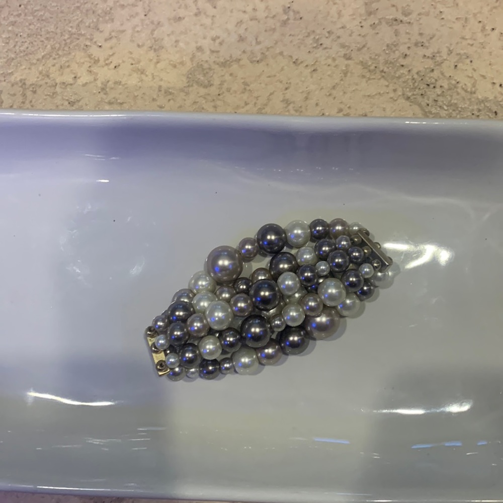 Bracelet, Three Strands beaded off white and gray tones, Excellent condition